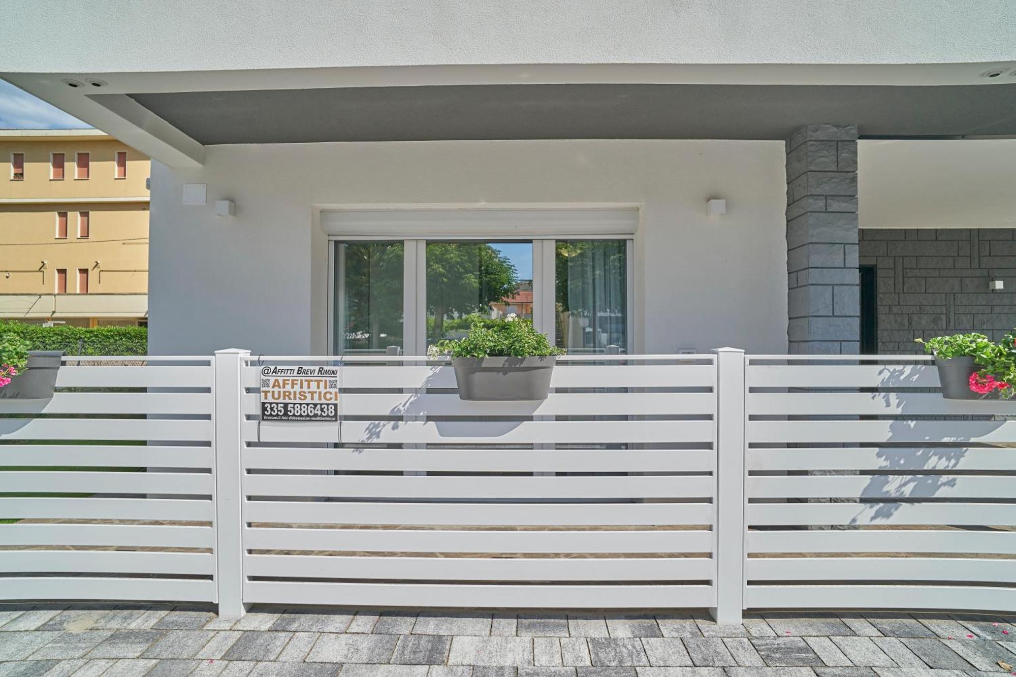 Villa Borghesi Suites Fronte Mare Rimini Exterior photo