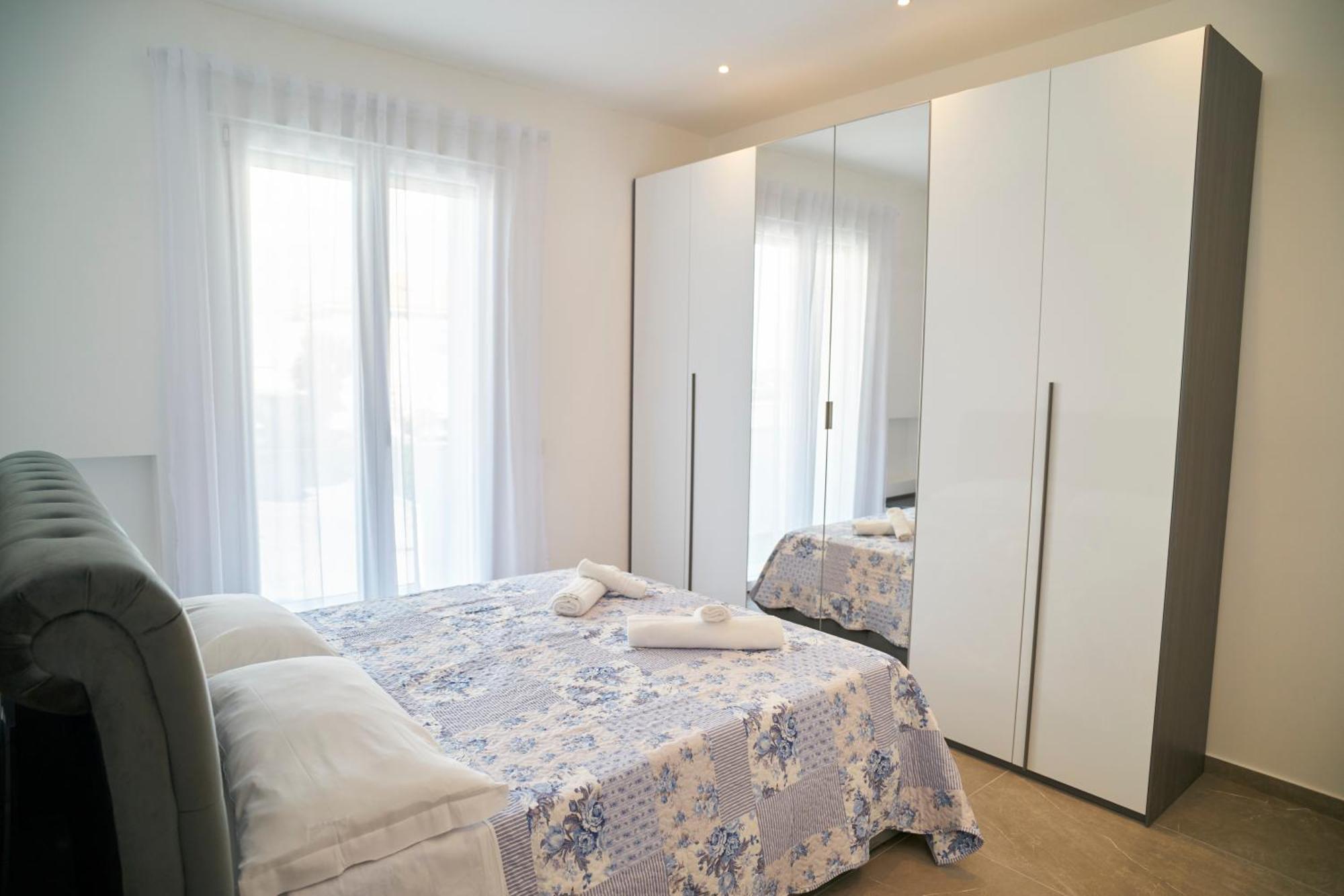 Villa Borghesi Suites Fronte Mare Rimini Exterior photo