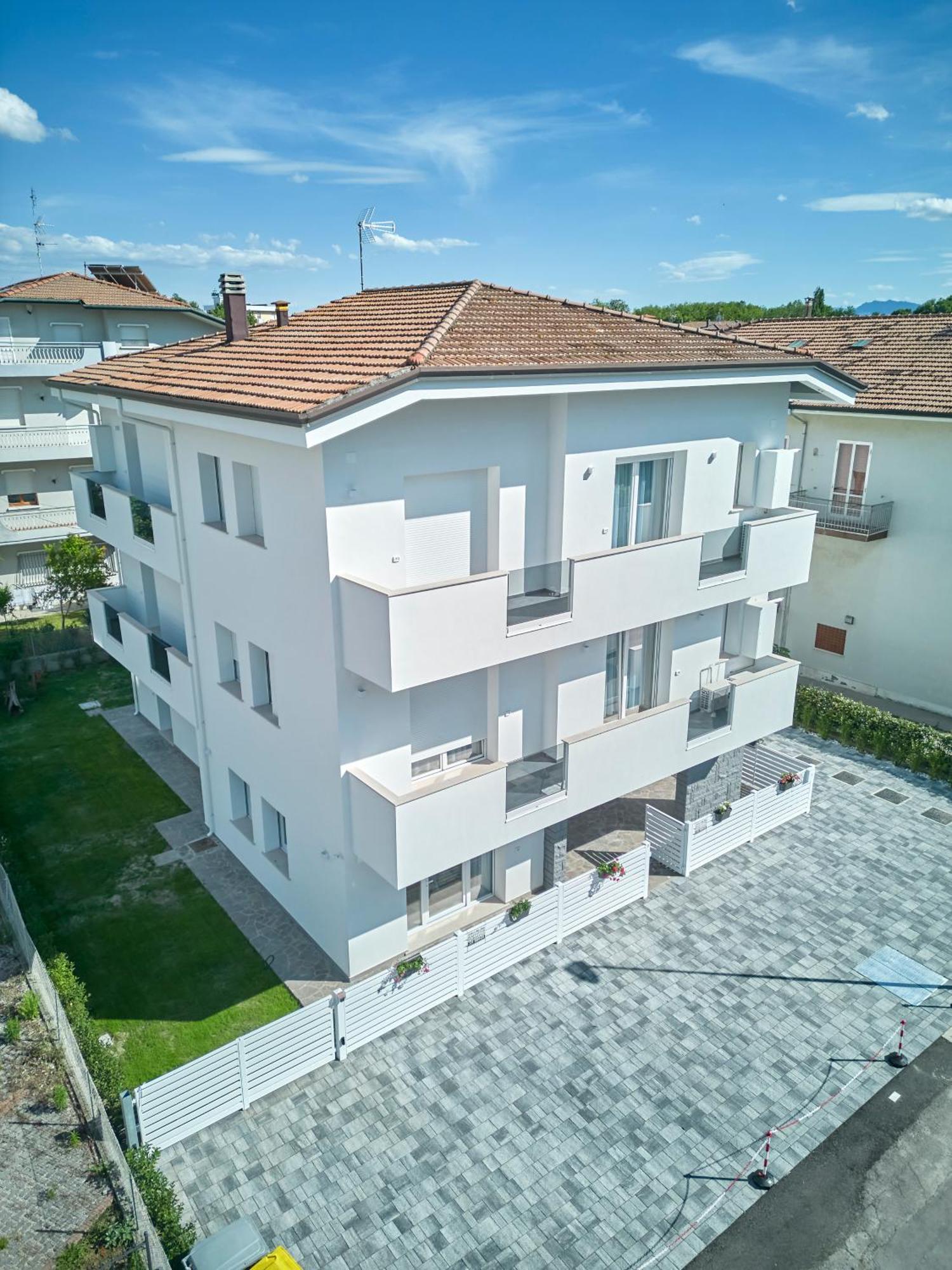 Villa Borghesi Suites Fronte Mare Rimini Exterior photo