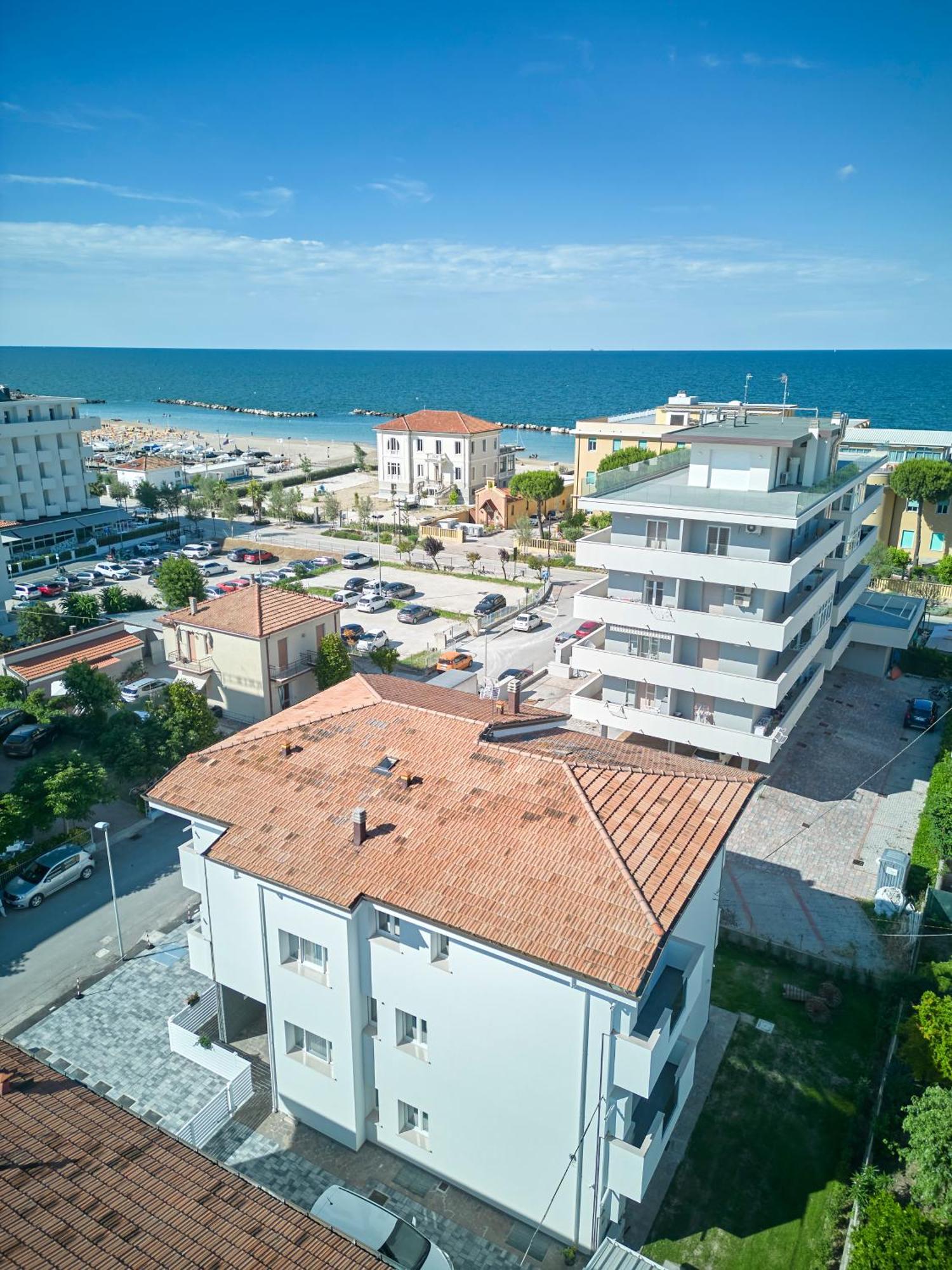 Villa Borghesi Suites Fronte Mare Rimini Exterior photo